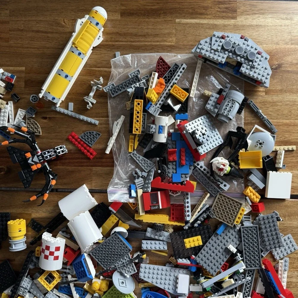 LEGO BULK LOT 7 LB+ POUND TECHNIC ATLANTIS BRICKS W HOLES STAR WARS WHEELS CRANE